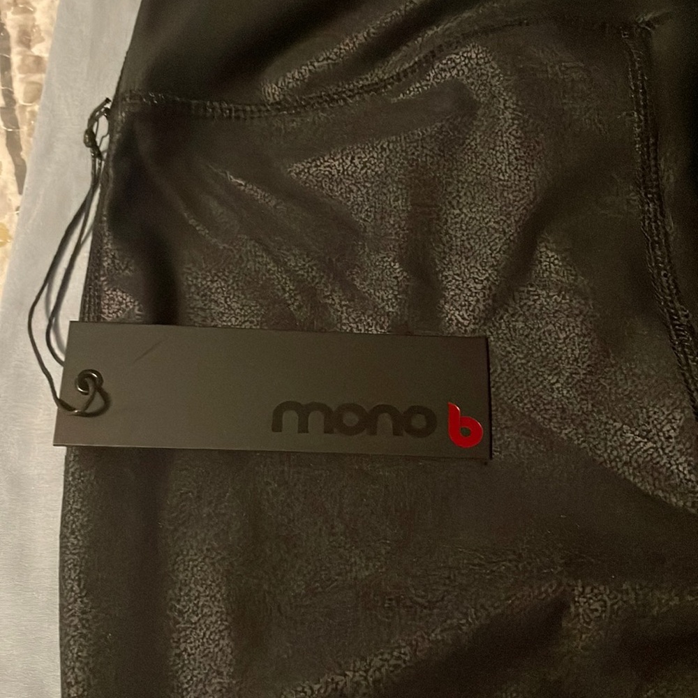 Mono B leggings